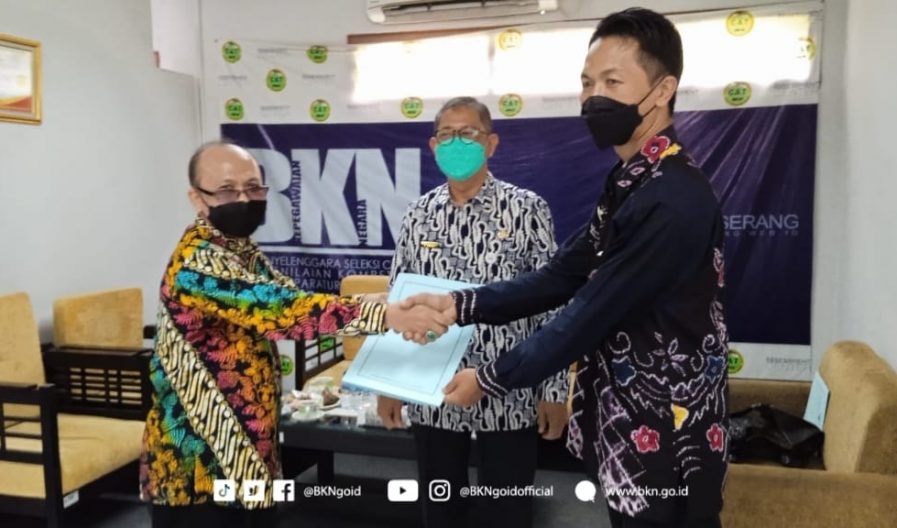 Kepala Kantor Regional III BKN Bandung Hadiri Serah Terima Jabatan Plt Kepala UPSCPKP ASN BKN Serang