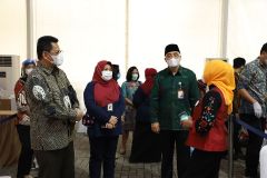 Vaksinasi-Covid-19-Tahap-I-Pegawai-BKN_5-3-2021_02