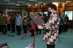 Pelantikan-kepala-BKN-sebagai-fungsional-ahli-utama_16-07-2021_02