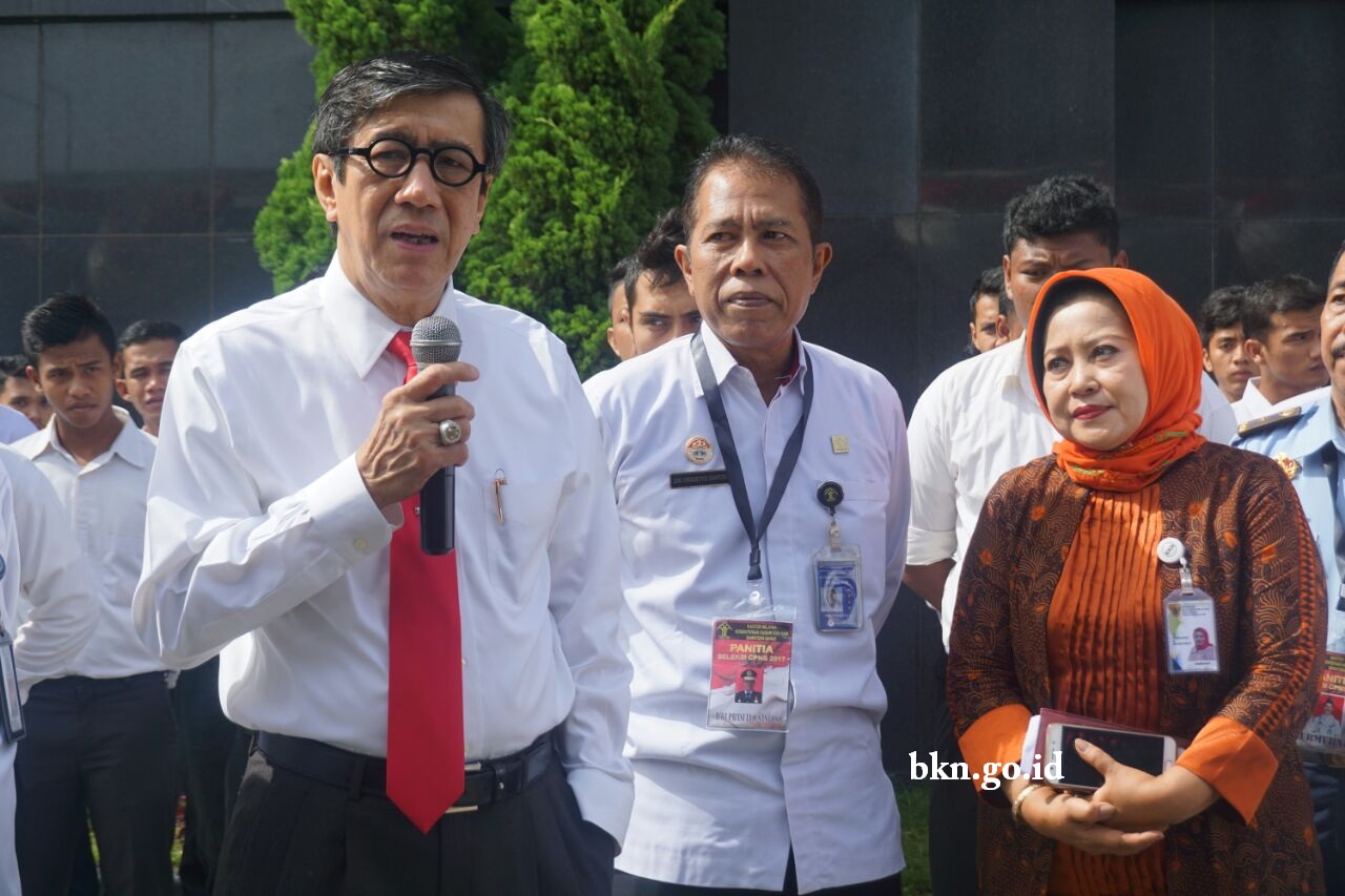 Menjadi CPNS Tidak Cukup Hanya Cerdas – Badan Kepegawaian Negara