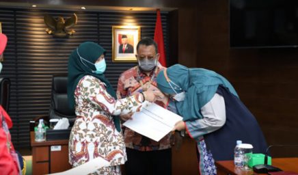 Implementasikan Perpres Nomor 78 Tahun 2021, Sestama BKN Lepas 4 Peneliti BKN Beralih Jabatan Sebagai Peneliti BRIN